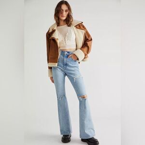 Levi’s NWT Premium 70s High Rise Flare Size 28 Free People Disco Bell Bottom